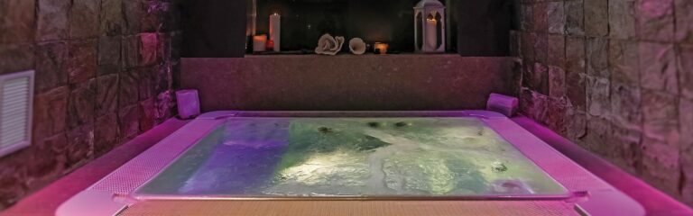 wellness piscina 1920x600 768x240